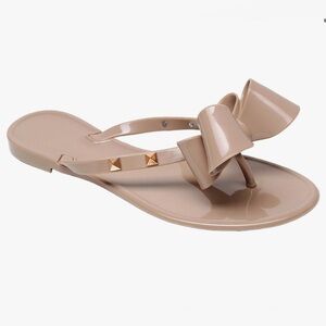 Amazon Flat Studded Rivet Jelly Flip Flops With Bow in Beige